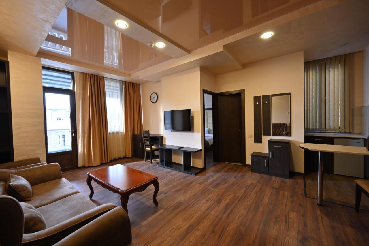 Hotel Partiez Yerevan Exterior photo