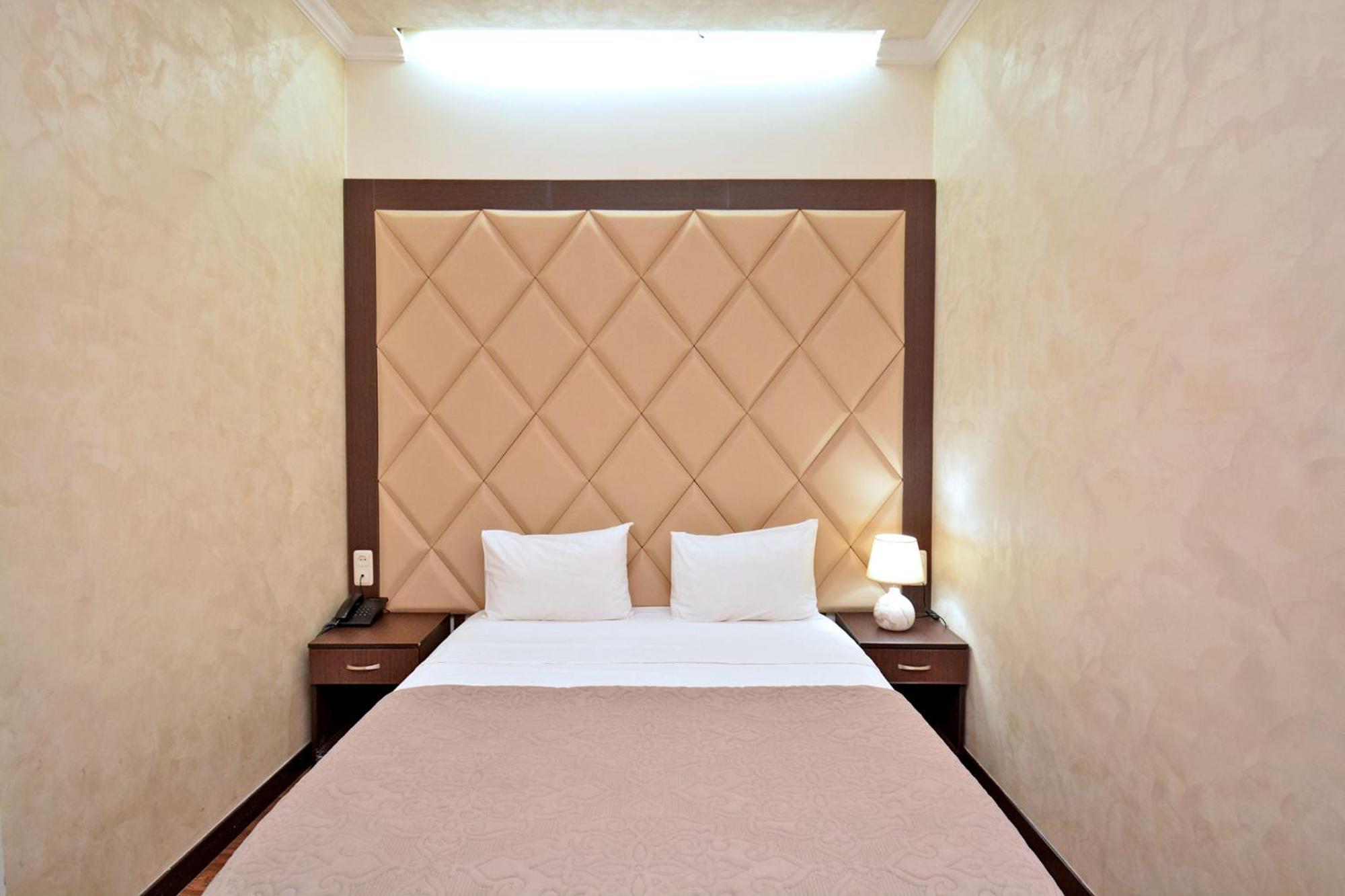 Hotel Partiez Yerevan Exterior photo