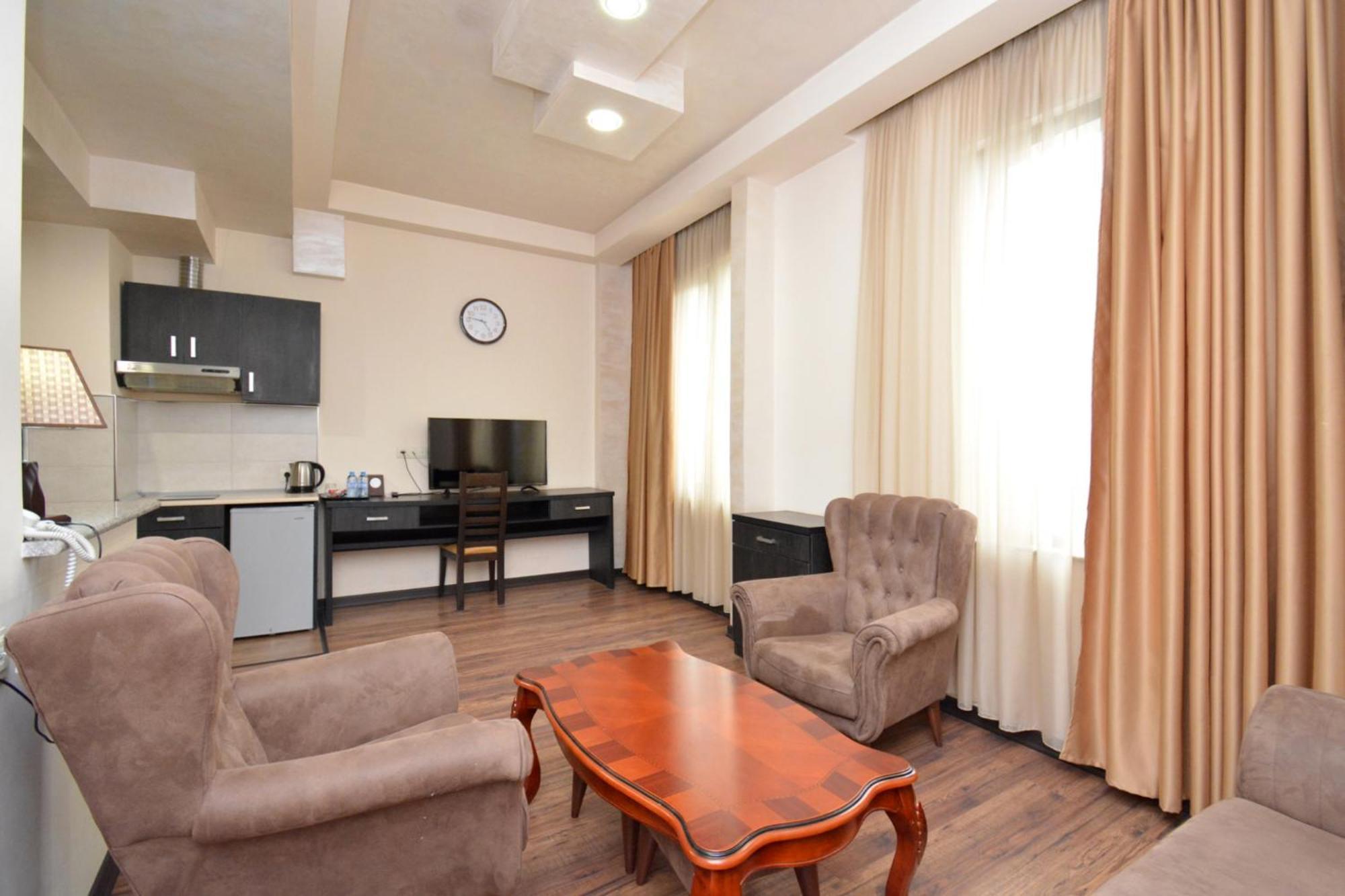 Hotel Partiez Yerevan Exterior photo