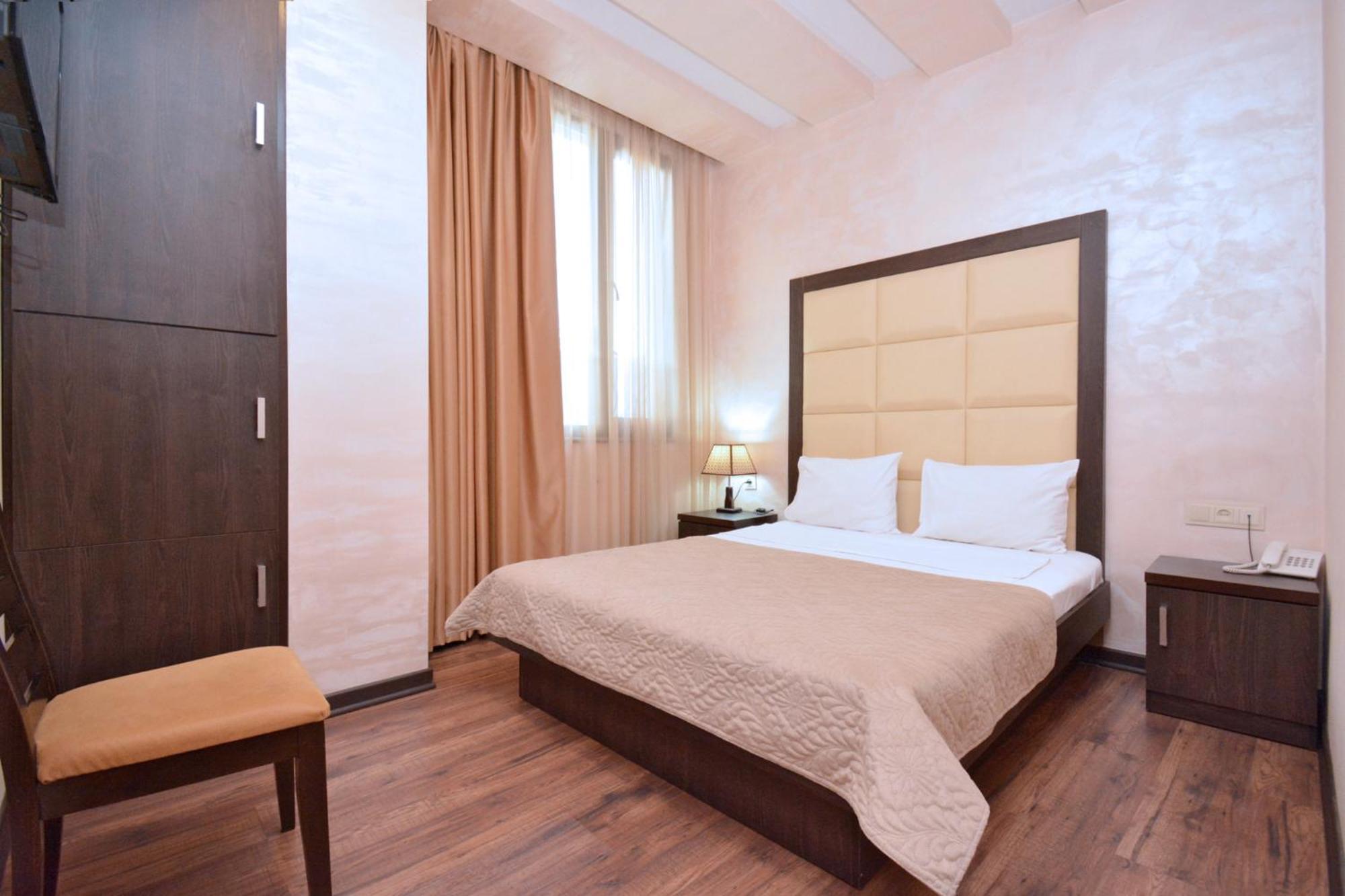 Hotel Partiez Yerevan Exterior photo