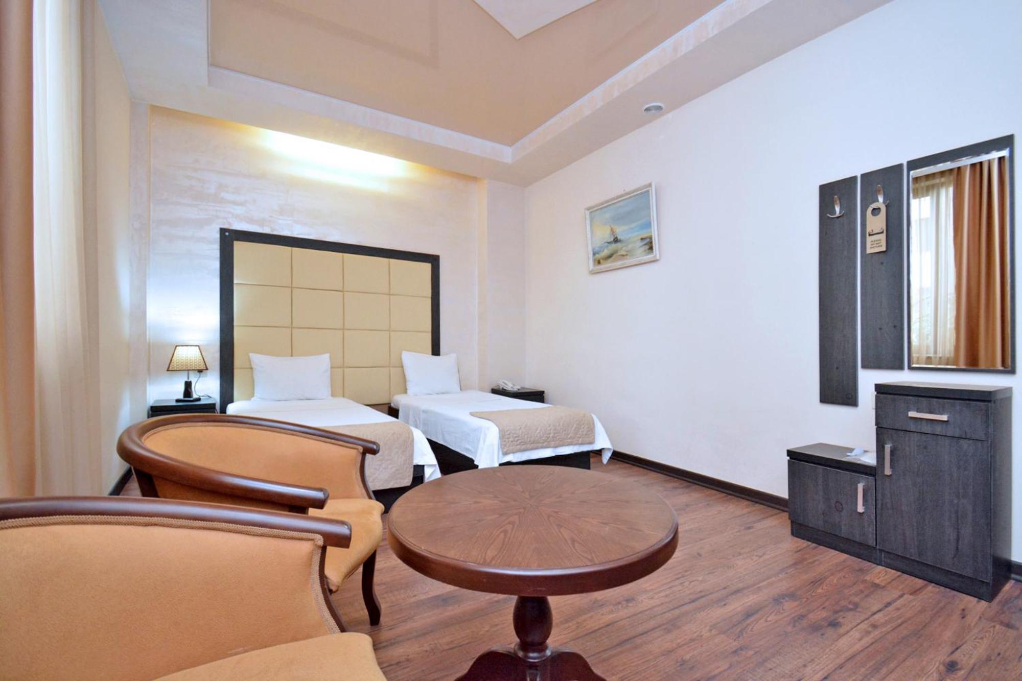 Hotel Partiez Yerevan Exterior photo