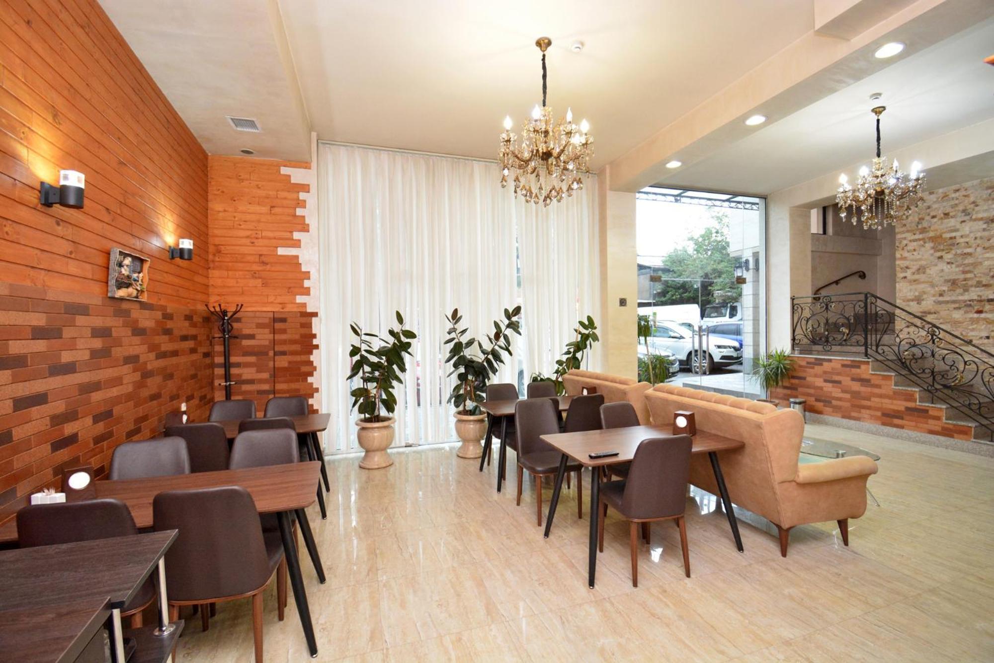 Hotel Partiez Yerevan Exterior photo