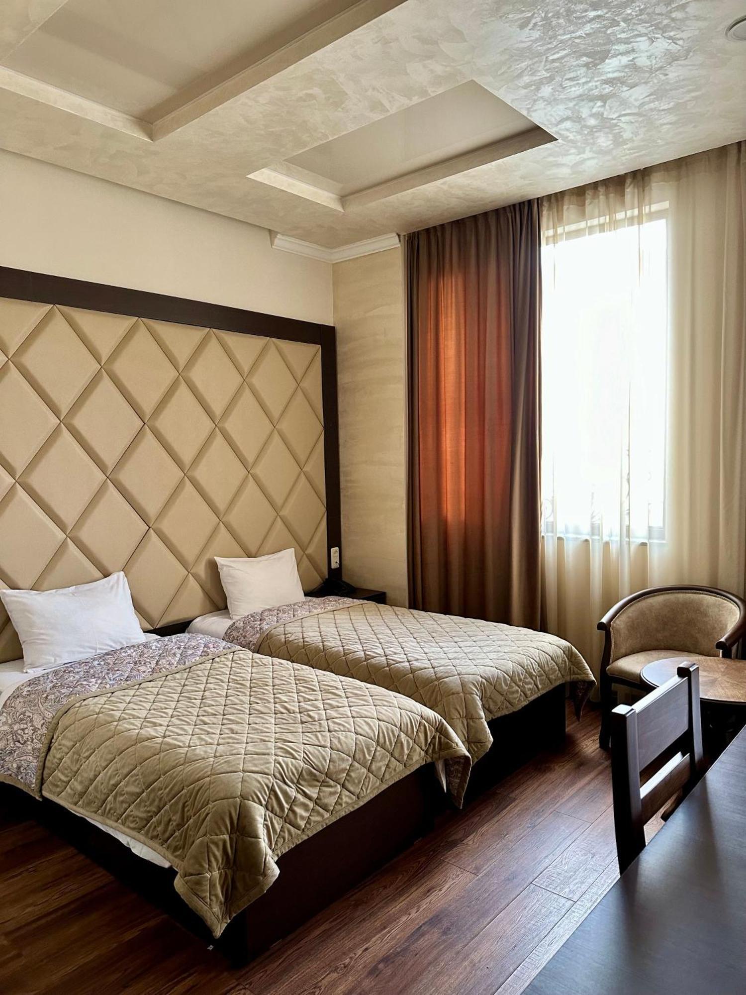 Hotel Partiez Yerevan Exterior photo