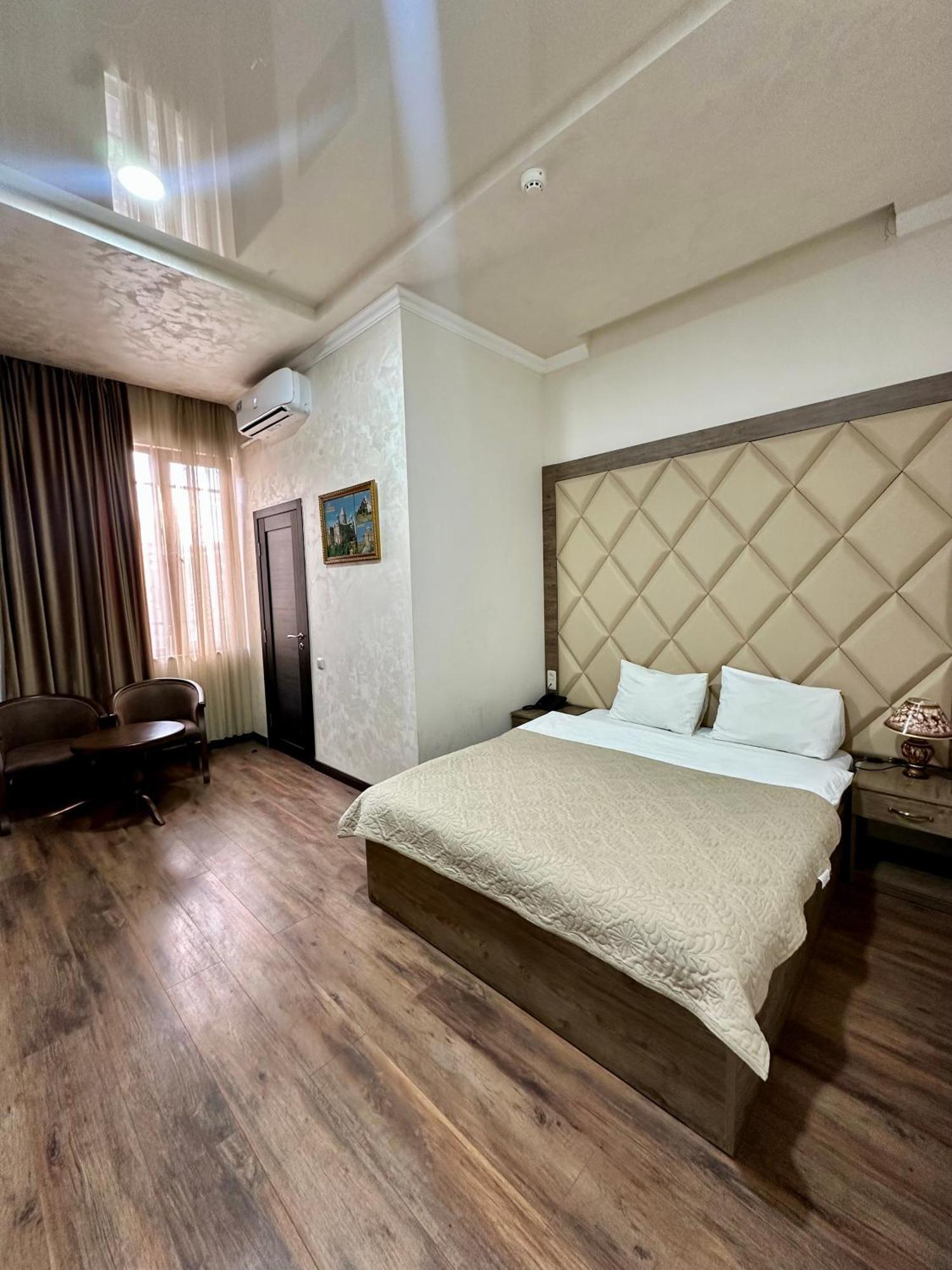 Hotel Partiez Yerevan Exterior photo